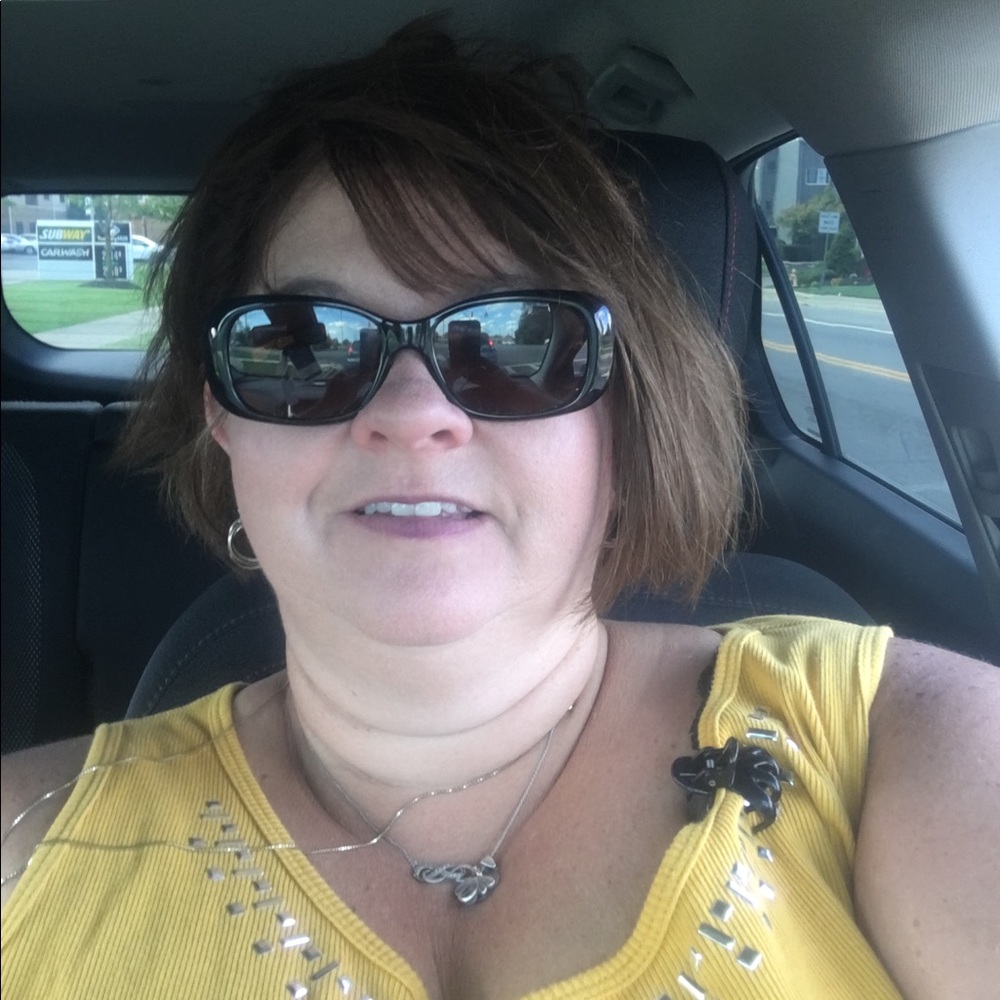 Meet your Posher, Julie